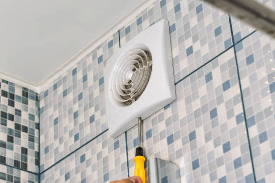 Why Every Bathroom Needs a Toilet Extractor Fan