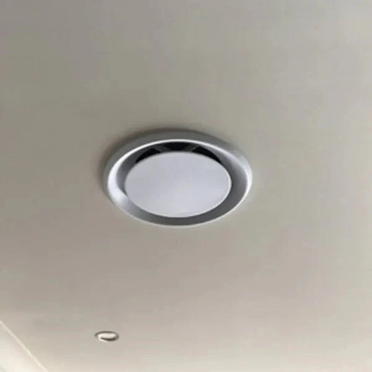 Ceiling light fixture